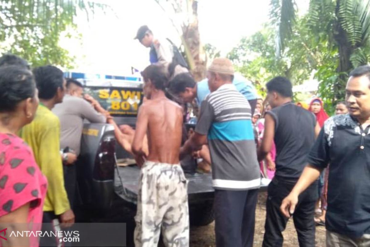 Kepergok intip orang mandi, terduga pemerkosa diamuk massa