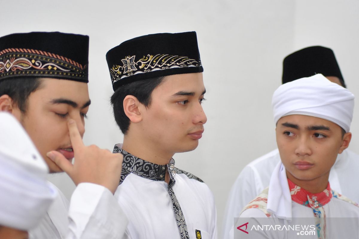 Gantikan peran Ustadz Arifin Ilham, Alvin ketitipan Pesantren