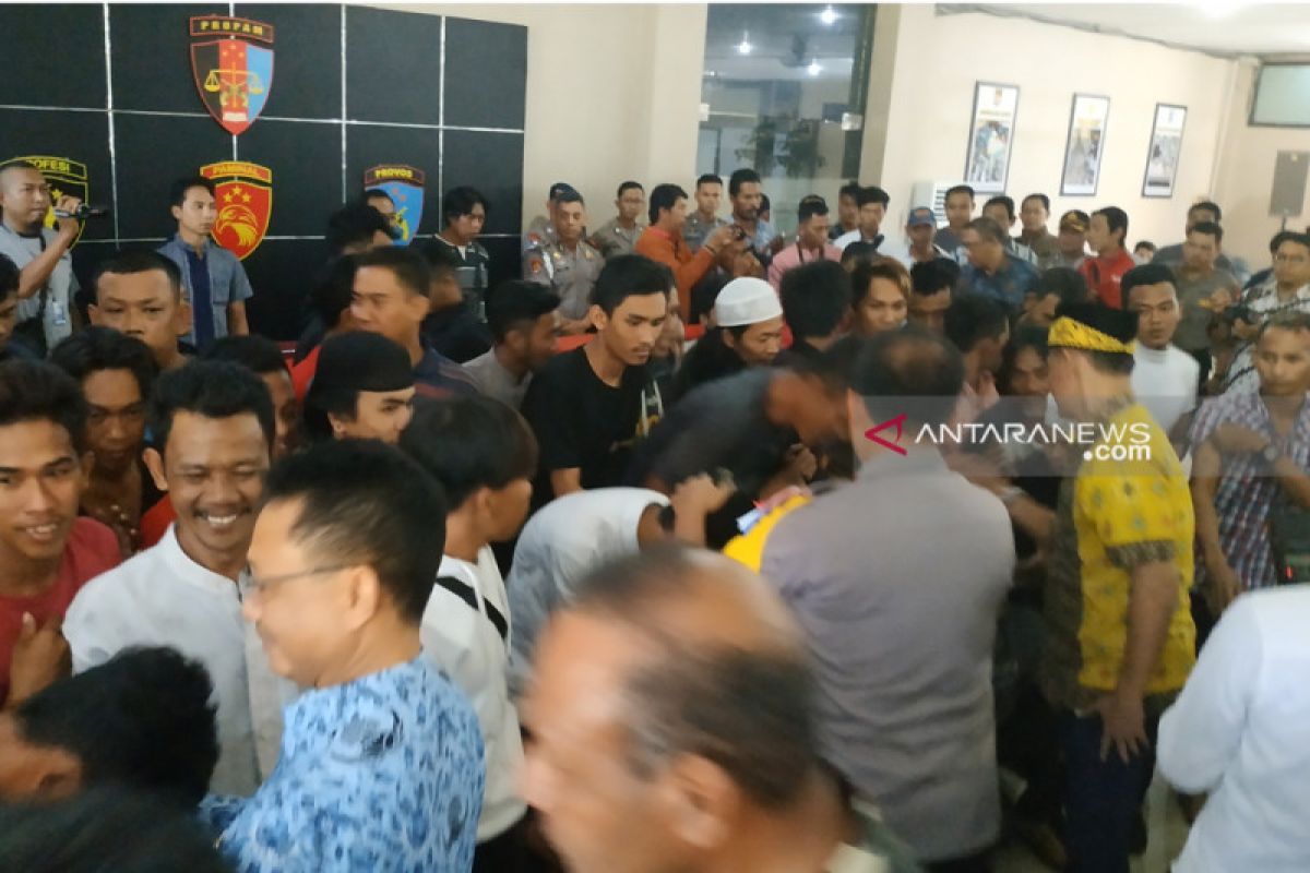 Seorang pelajar korban kericuhan dimakamkan