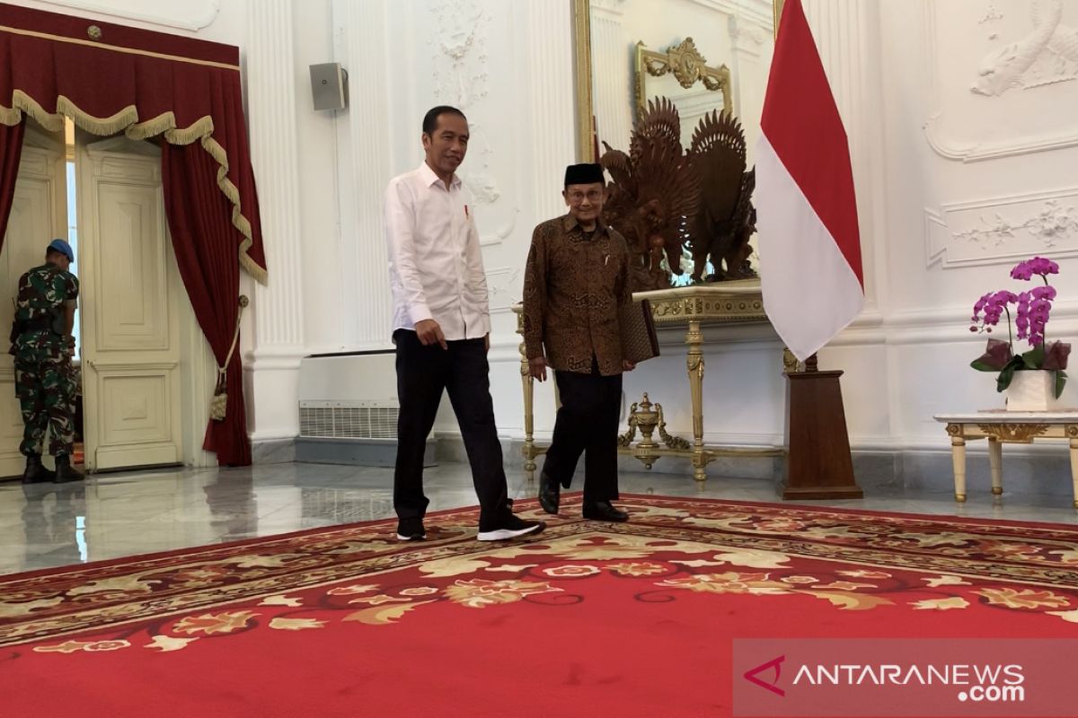 Jokowi undang Habibie ke Istana Merdeka