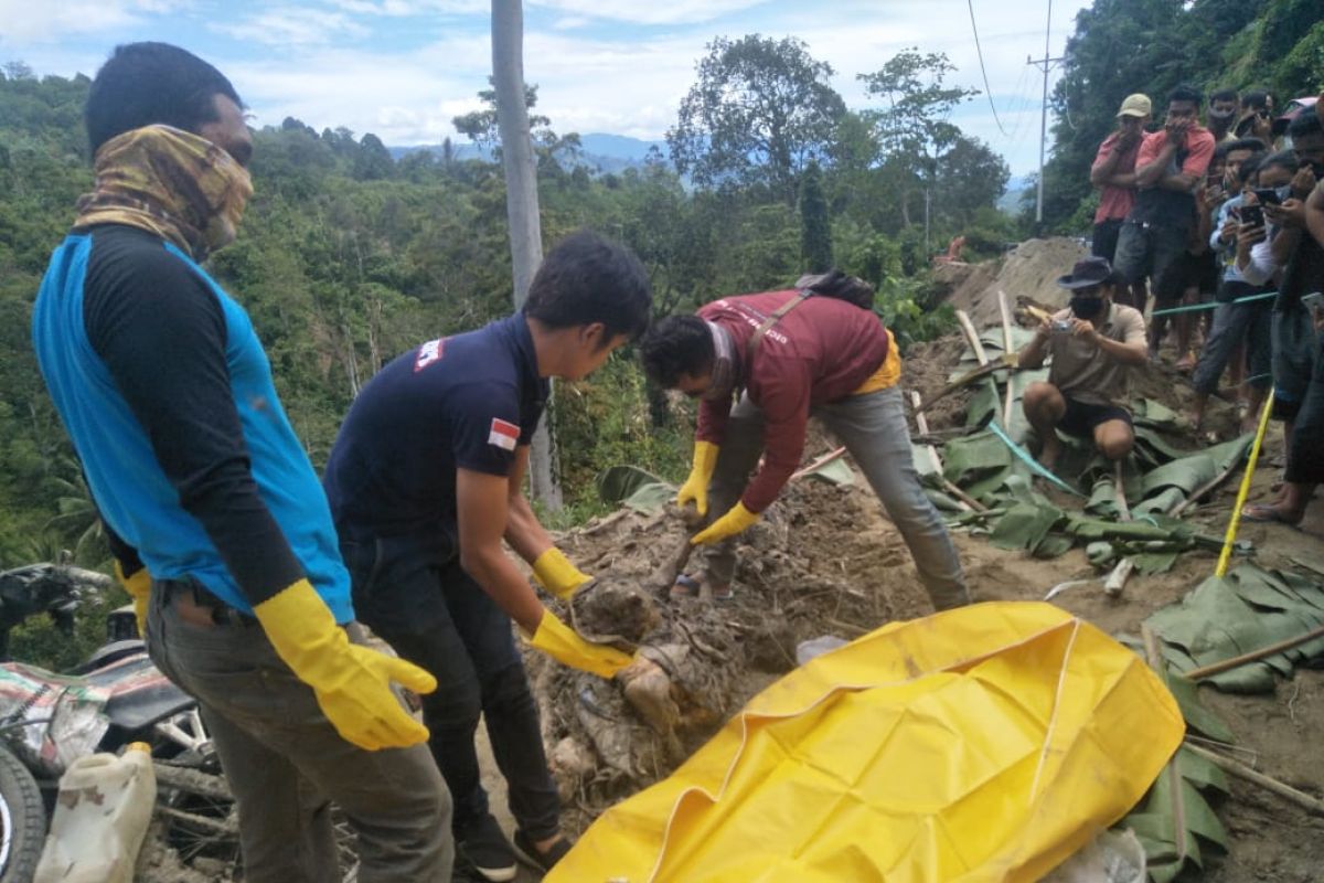 Dua mayat korban gempa 28 September ditemukan