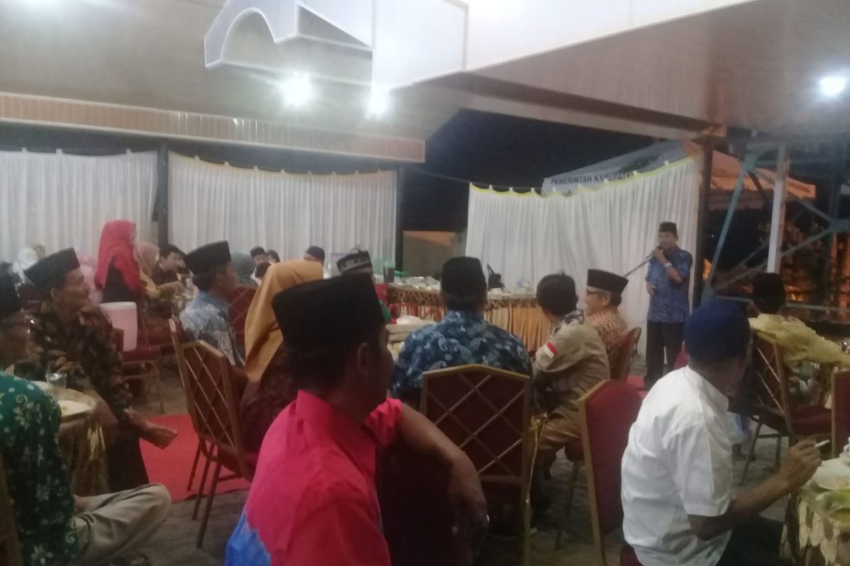 Bupati Sijunjung bahas soal pembangunan sama wartawan