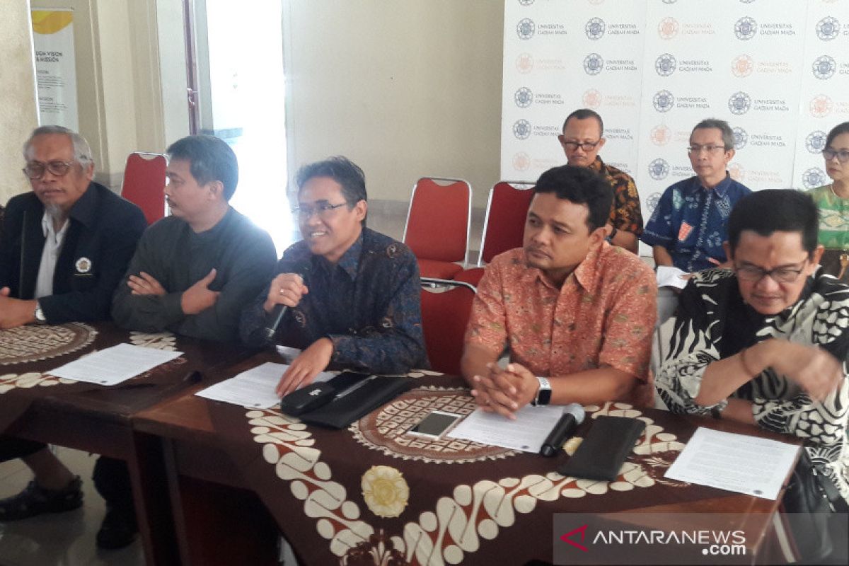 UGM menyerukan semua pihak akhiri ketegangan politik