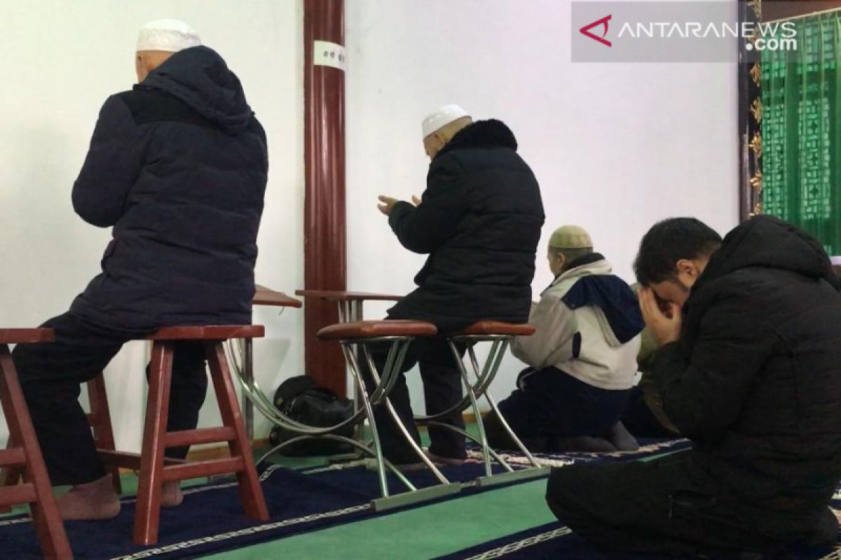 Pelajar Indonesia pelopori penyediaan kursi disabilitas di masjid