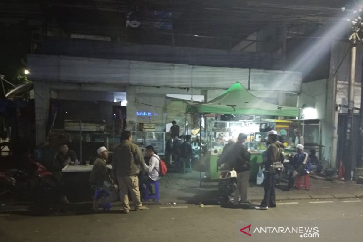 Situasi sudah normal, pedagang di Petamburan berjualan lagi