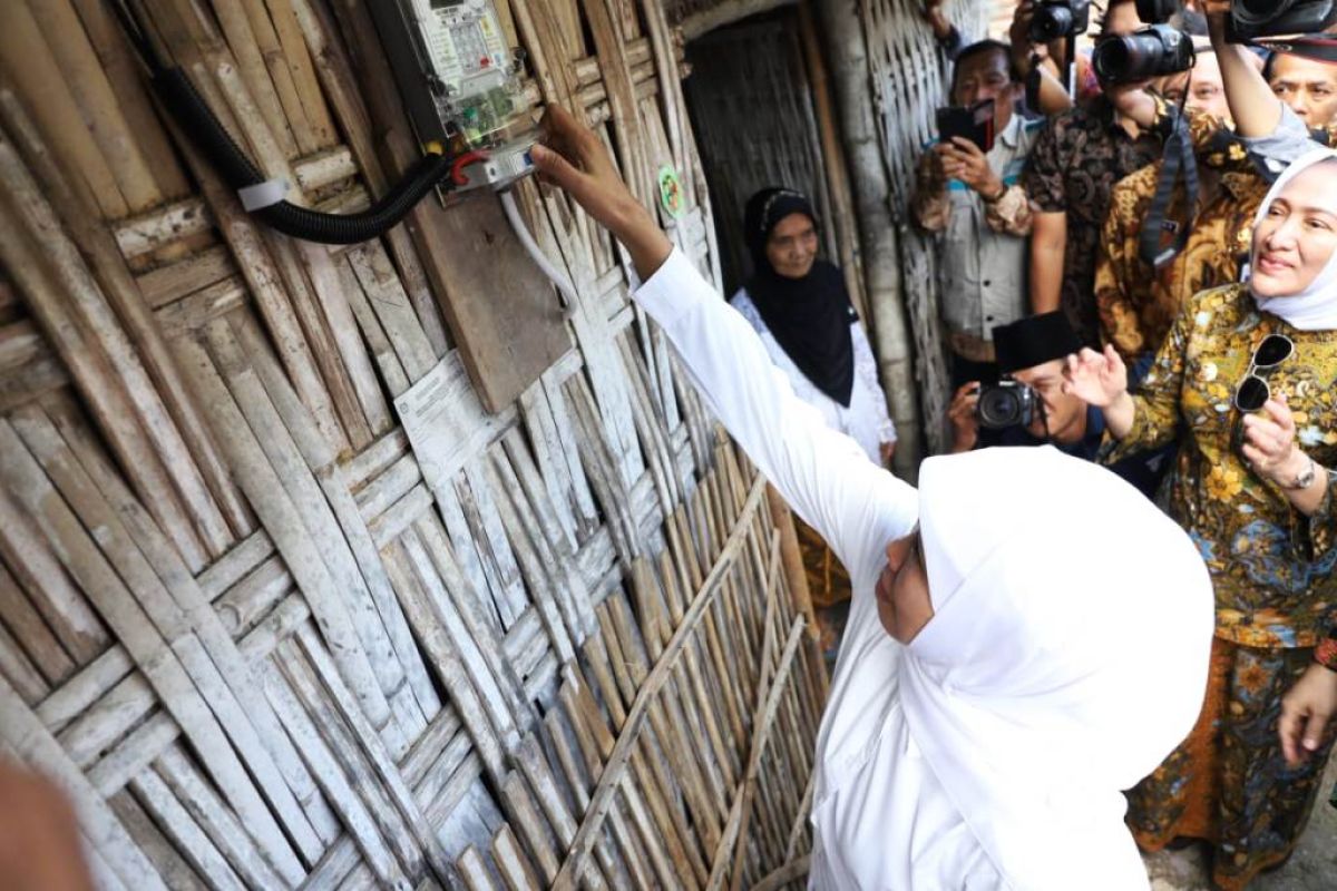 Gubernur harap BUMN bantu peningkatan rasio elektrifikasi di Jatim