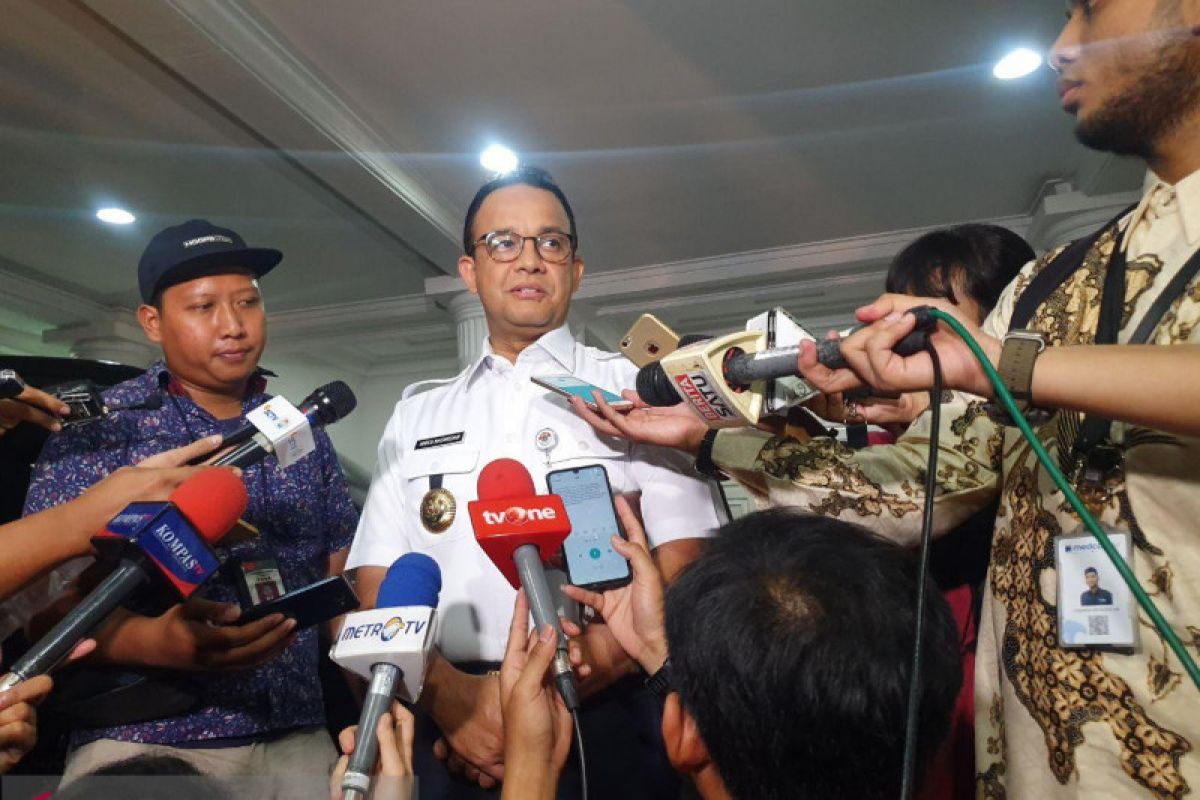 Gubernur Anies Baswedan minta warga tidak khawatir bepergian karena Jakarta aman