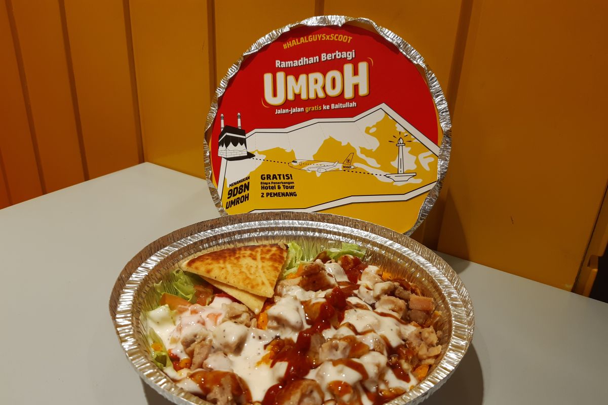 The Halal Guys dan Scoot berbagi umroh gratis