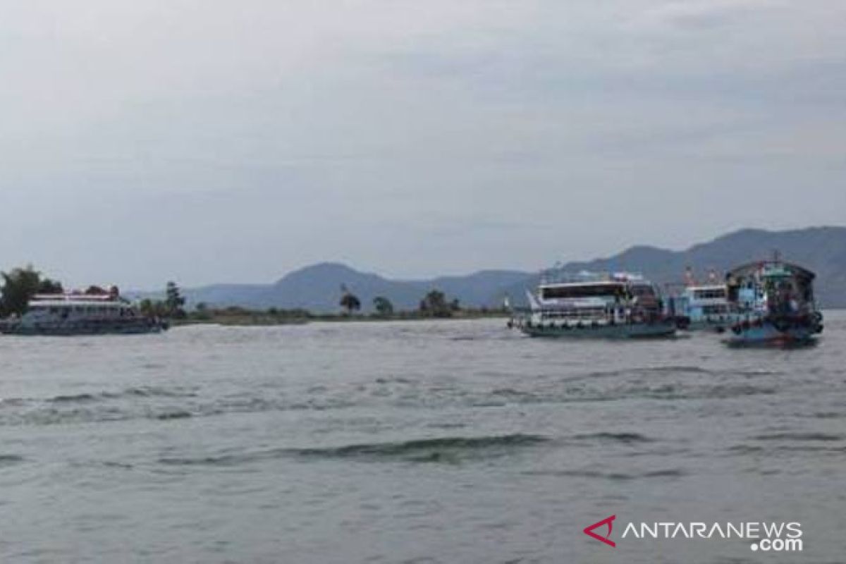 Kapal penumpang Danau Toba siap beri pelayaran aman