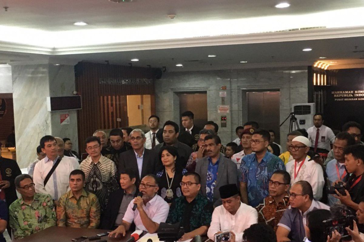 Tim hukum Prabowo-Sandi  salahkan ketidakmampuan Bawaslu