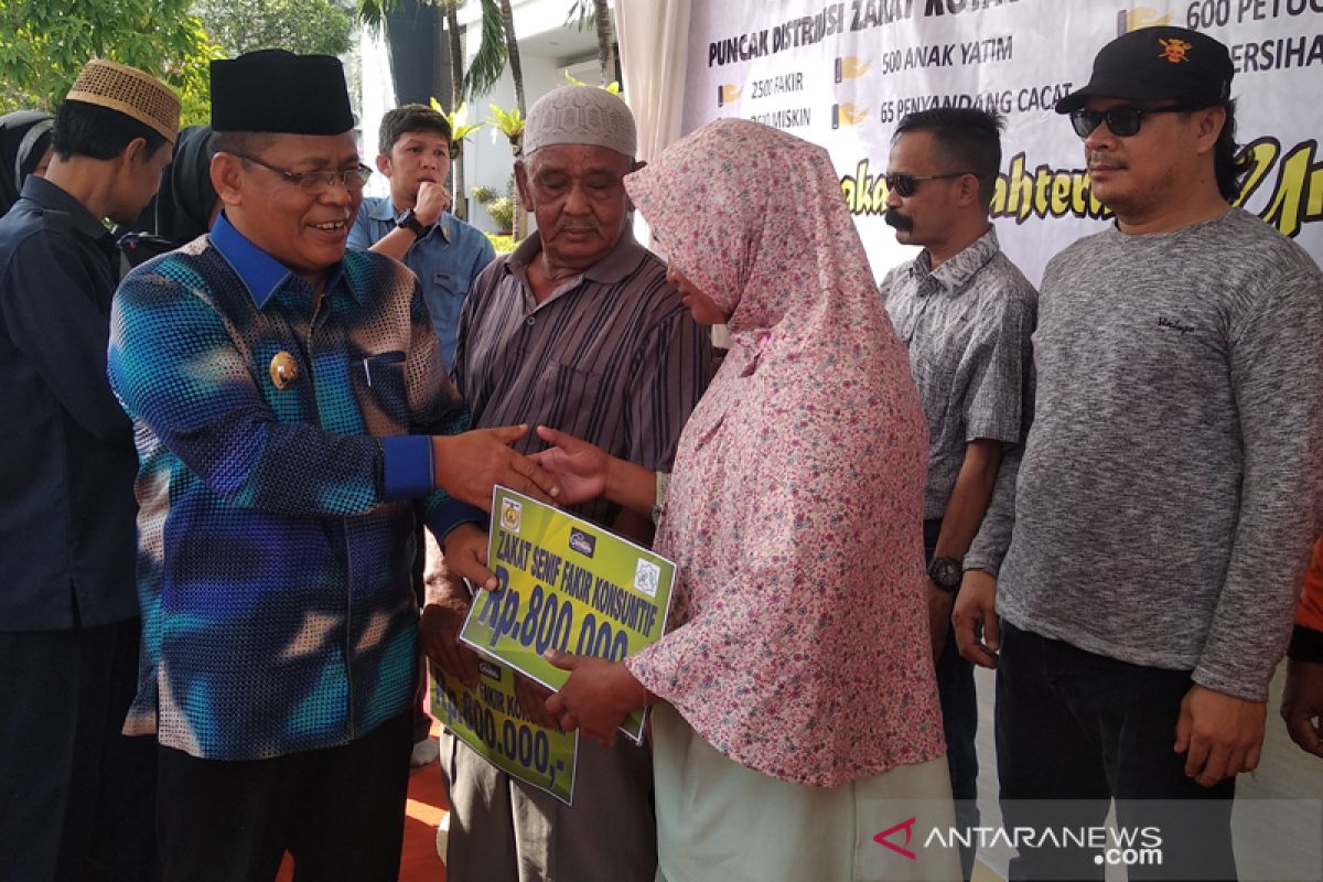 Baitul Maal salurkan zakat konsumtif ribuan untuk fakir miskin Aceh