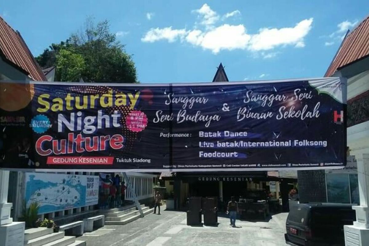 Budaya Batak di Saturday Night Culture Tuktuk Siadong Samosir