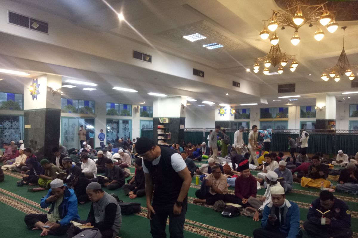 PT Pusri fasilitasi iktikaf ribuan muslim di Palembang