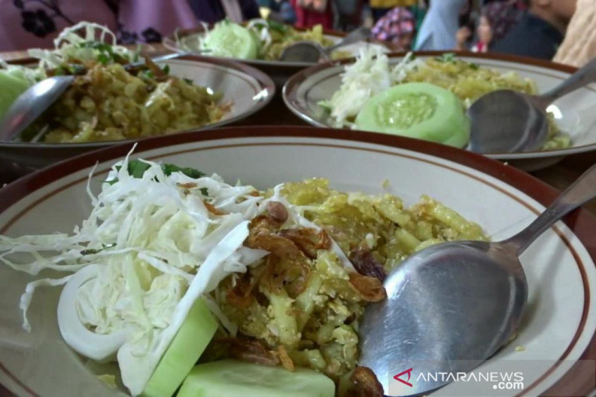 Produksi makanan tradisional mides Bantul jelang Lebaran meningkat