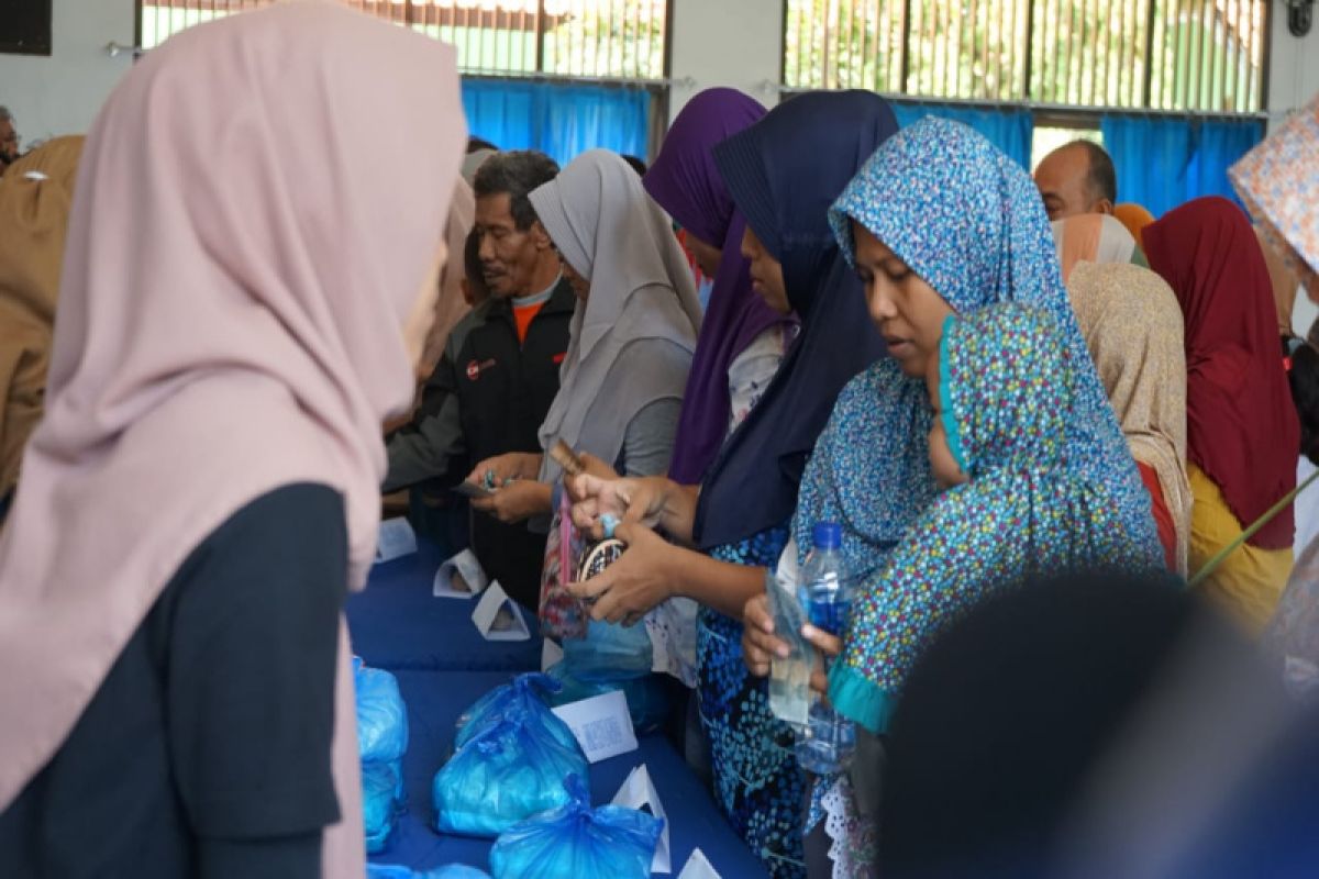 Giliran warga Jepara nikmati sembako murah dari Sahabat Lestari