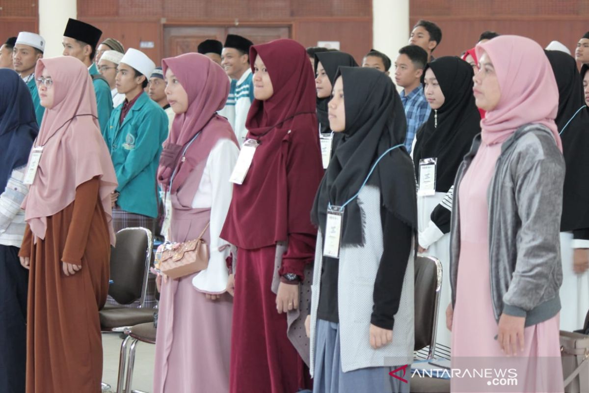 Peserta pesantren kilat dapat edukasi keuangan syariah