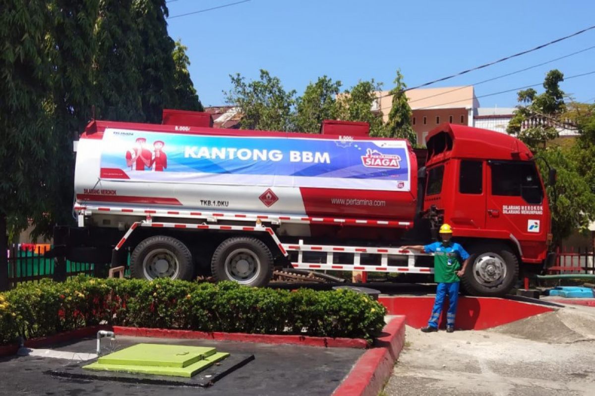 Pertamina operasikan SPBU kantong dengan truk tangki di Padang