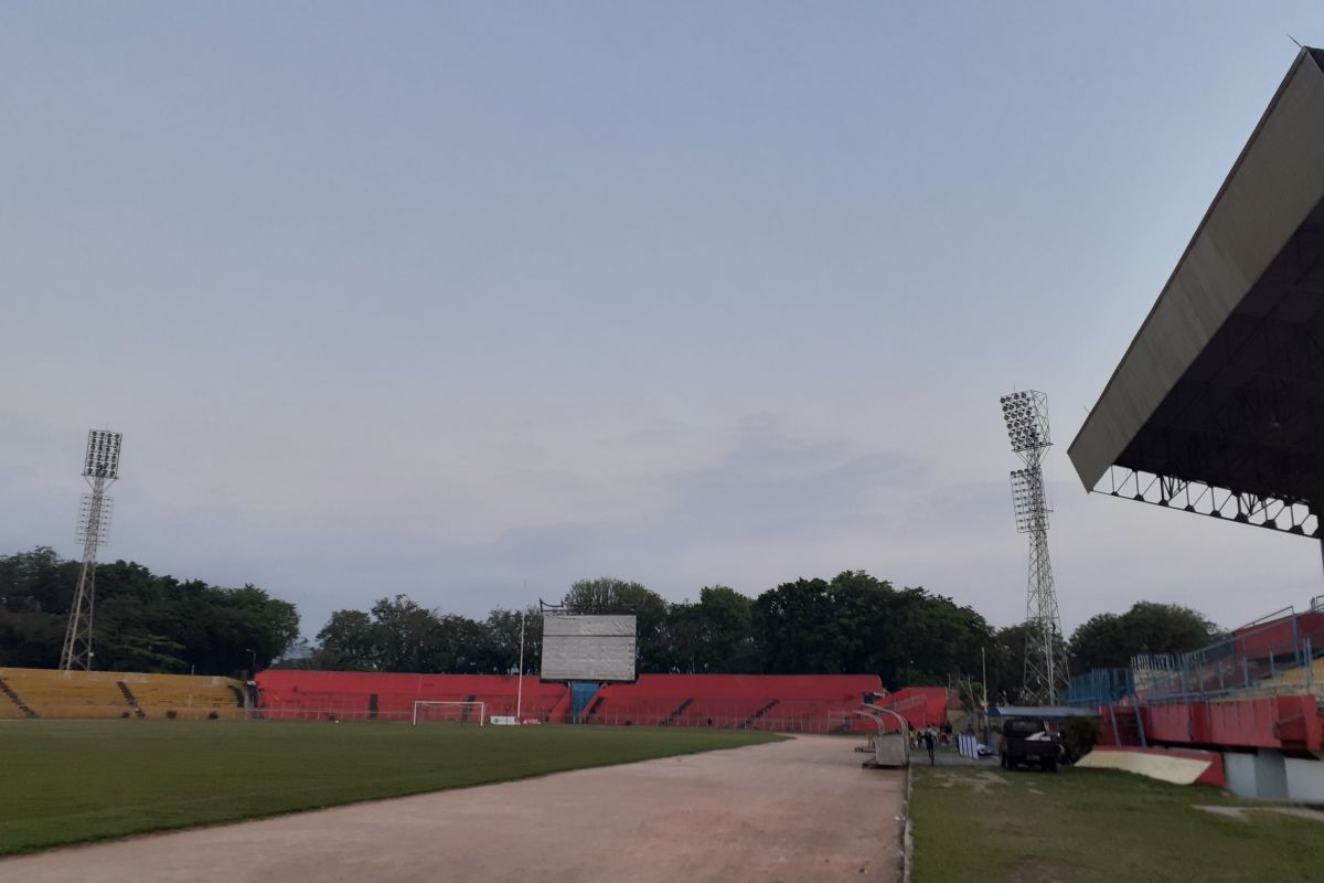 Semen Padang kecewa Pemkot Padang lepas tangan persoalan lampu stadion