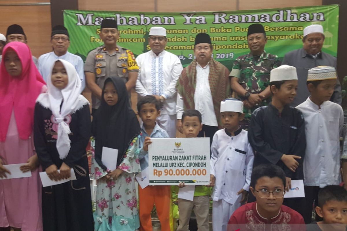 Baznas Kota Tangerang salurkan zakat Rp1,3 miliar tunai dan sembako