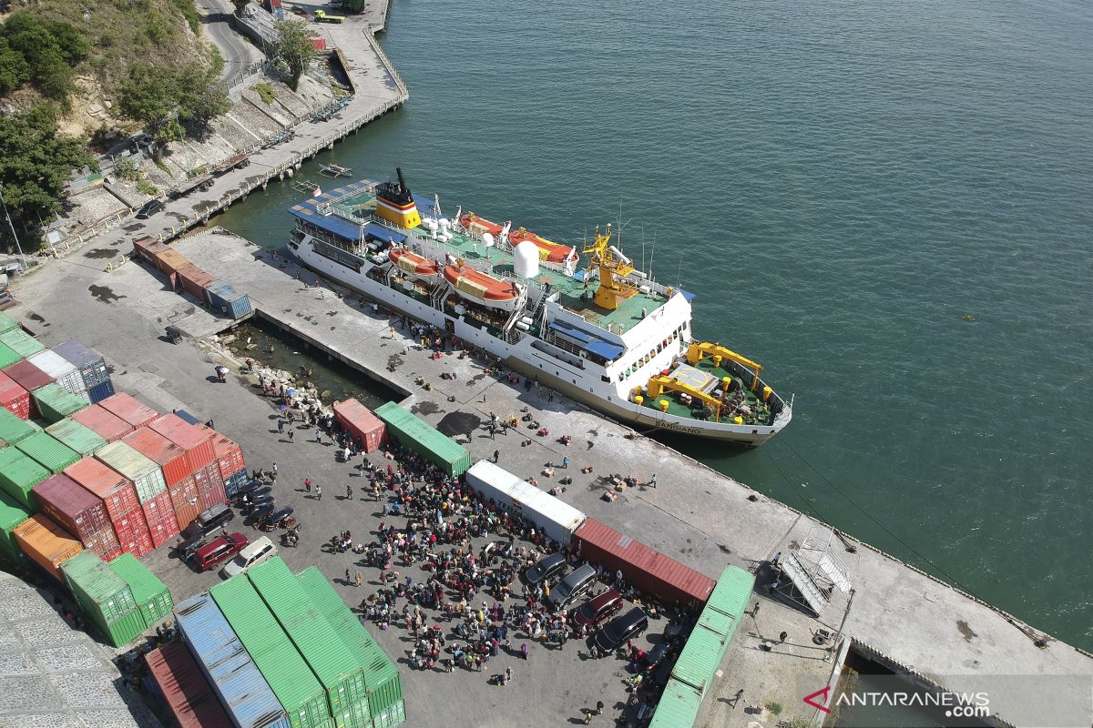 400 penumpang gunakan jasa angkutan laut dari Pelabuhan Gorontalo