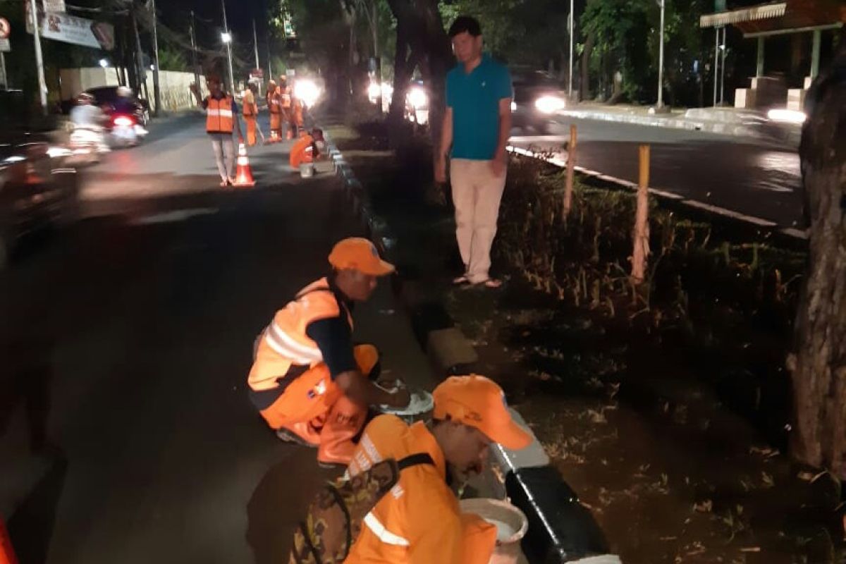 Pemkot Jakut benahi jalan protokol di Pluit jelang Lebaran