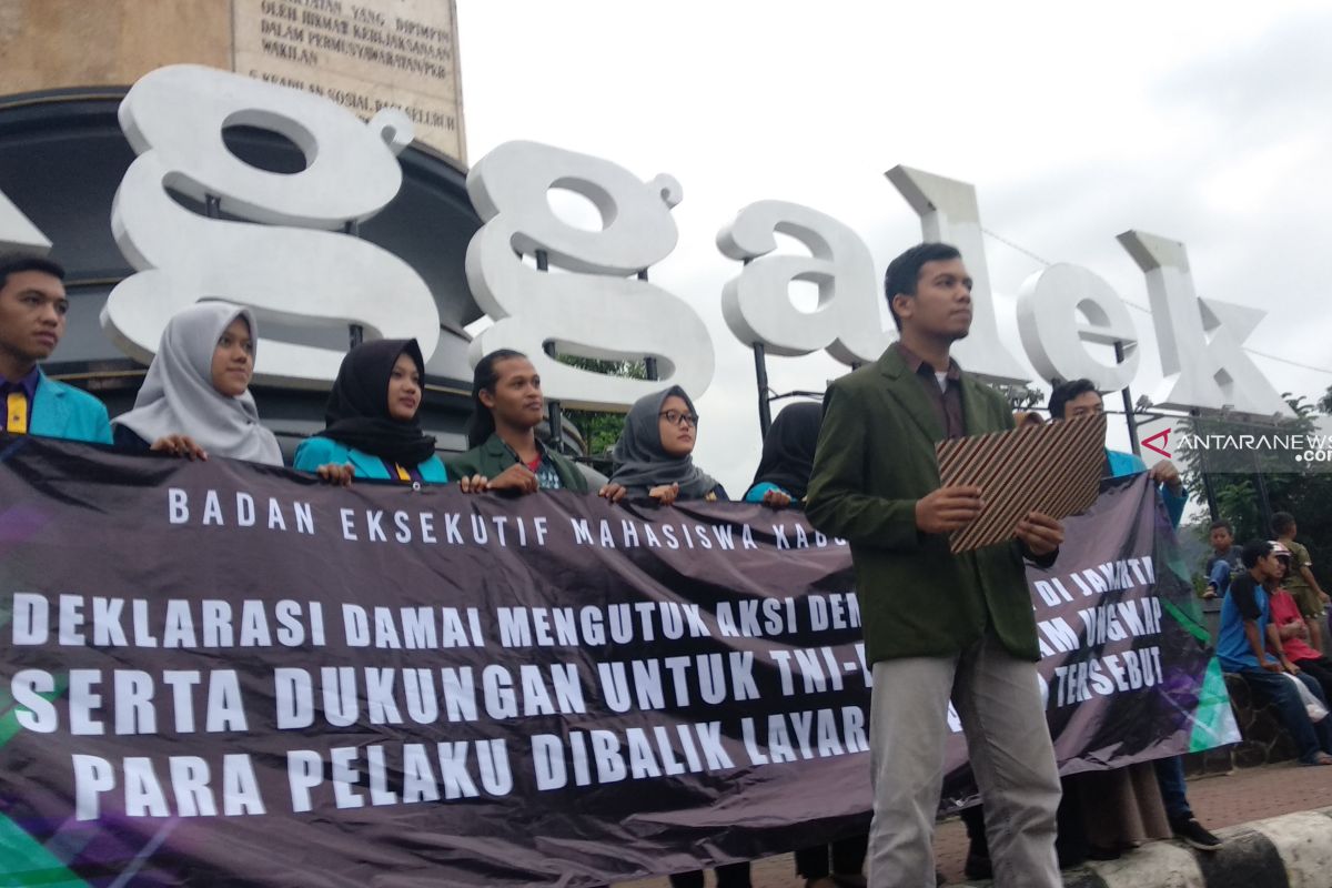 BEM Trenggalek aksi damai kutuk kericuhan 22 Mei di Jakarta