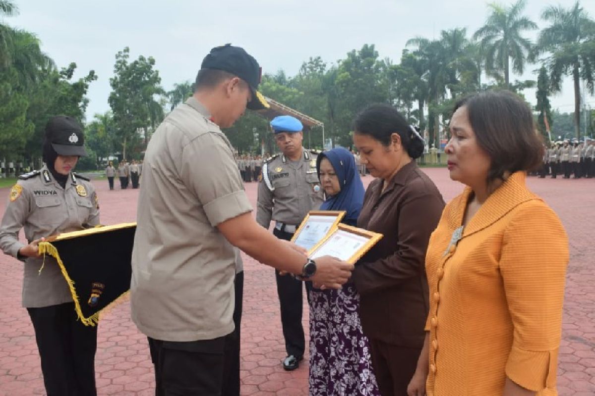 Tiga anggota Polda Sumut yang gugur bertugas dapat penghargaan