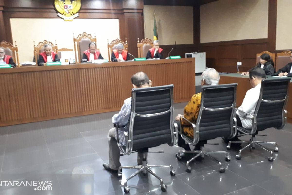 Tiga orang anggota DPRD Sumatera Utara divonis 4 tahun  penjara