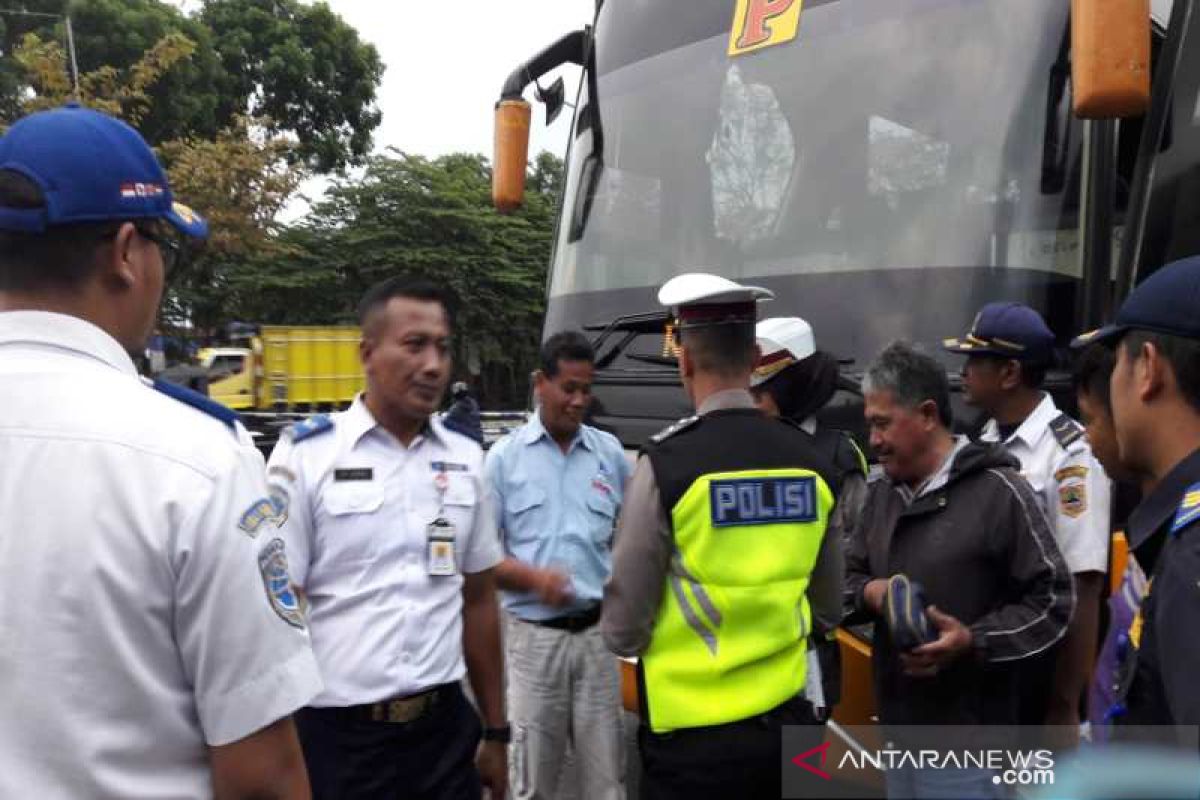 Kelaikan angkutan Lebaran dicek di Terminal Temanggung