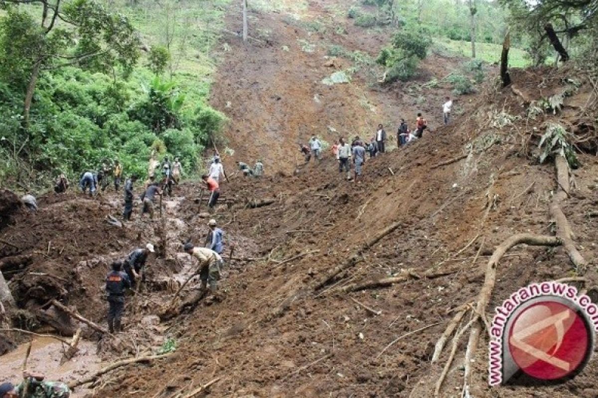 Longsor di Simalungun, seorang pekerja pembangkit listrik tertimbun