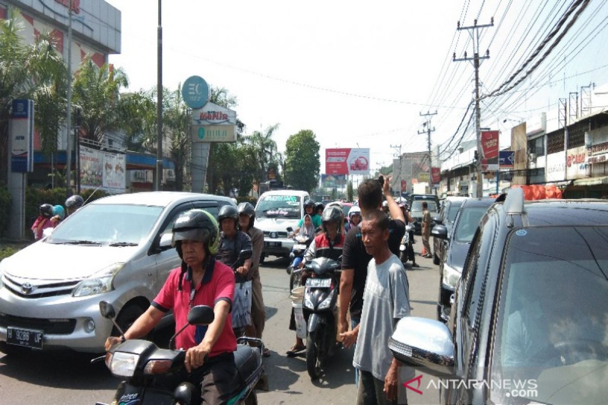 Pemkab Pekalongan mengizinkan ASN gunakan kendaraan untuk Lebaran