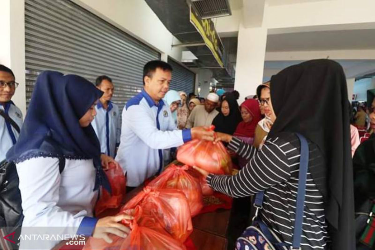 Pemkot Padang Panjang gelar bazar sembako murah