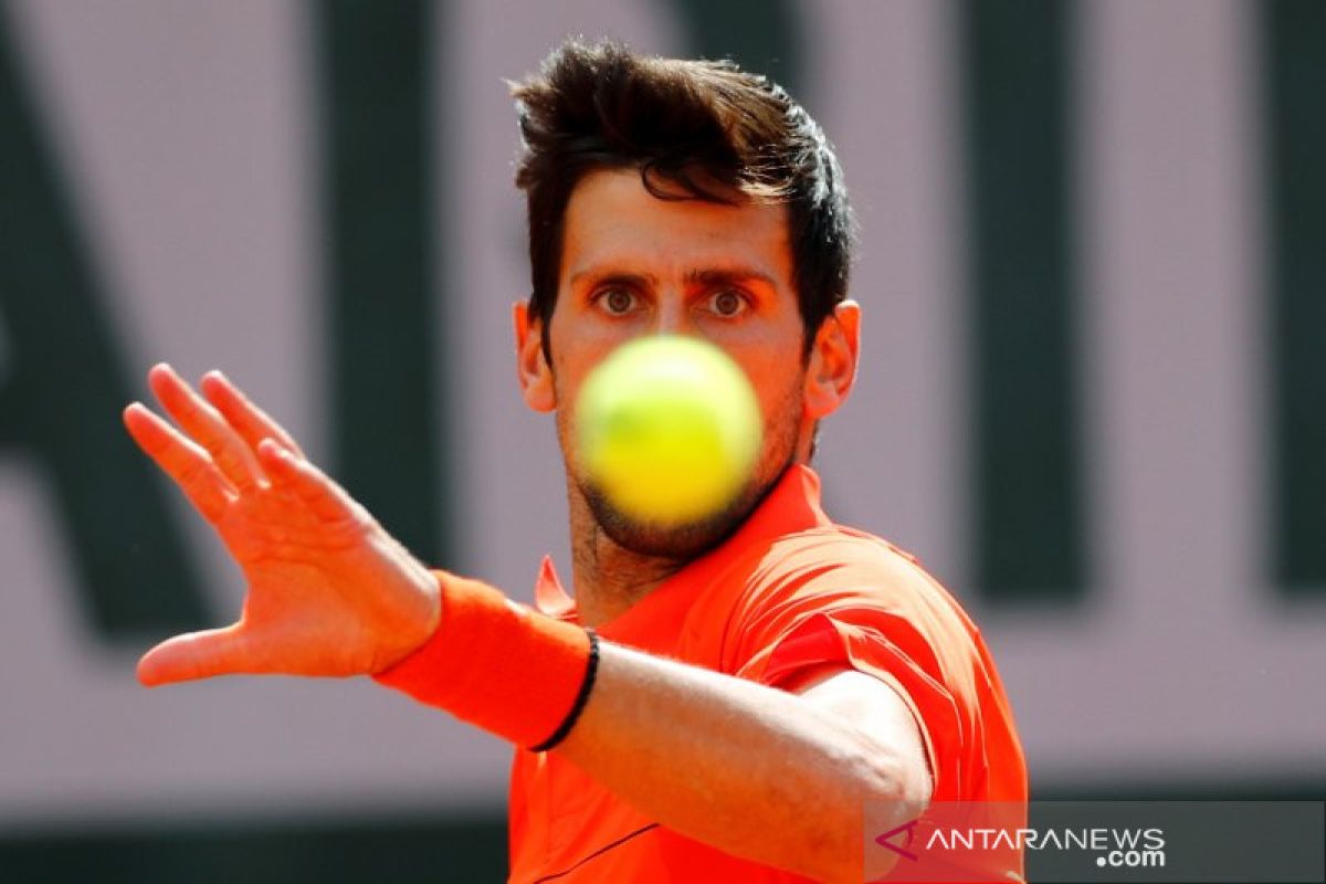 Pertandingan semifinal Djokovic vs Thiem dihentikan akibat hujan