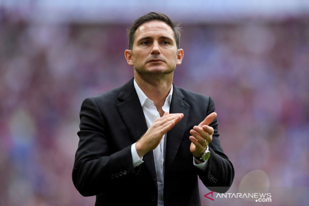 Frank Lampard tak tertarik bahas isu latih Chelsea