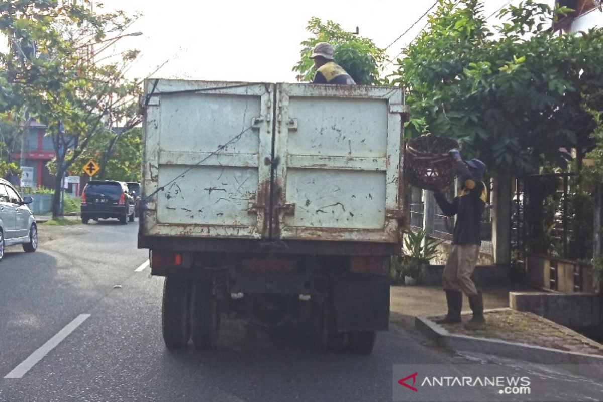 Pasukan Kuning Banjarmasin dapat insentif kerja