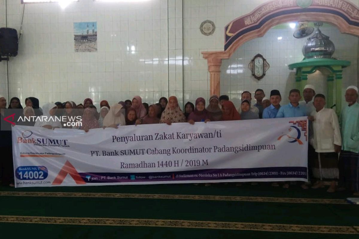 LAZ Bank Sumut Padangsidimpuan salurkan zakat