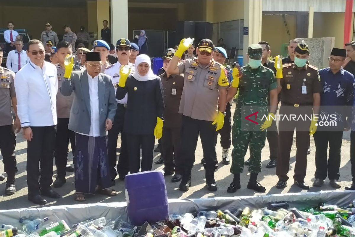 Polda Jatim musnahkan puluhan ribu barang bukti miras dan narkoba