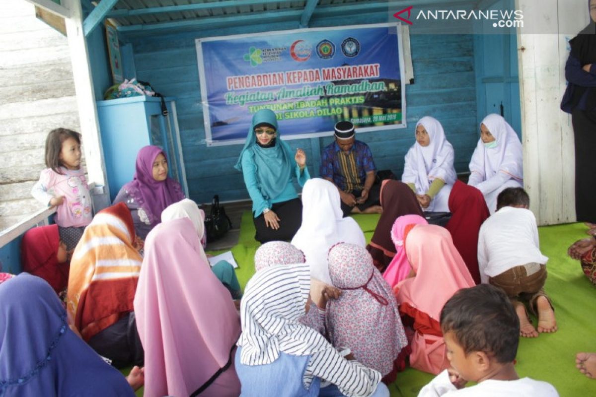 Poltekkes Kemenkes ajari anak pesisir tata cara beribadah