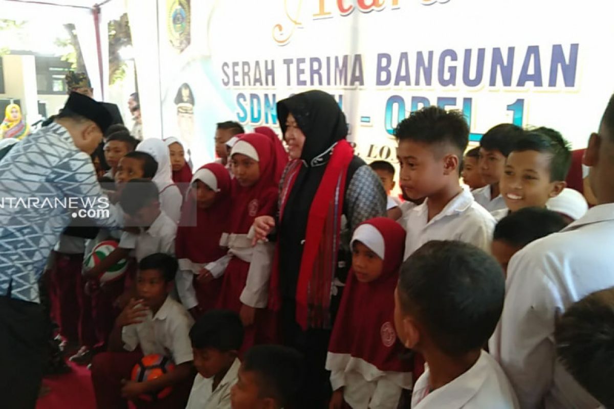 Wali Kota Surabaya resmikan gedung SDN Obel-Obel l Lombok Timur