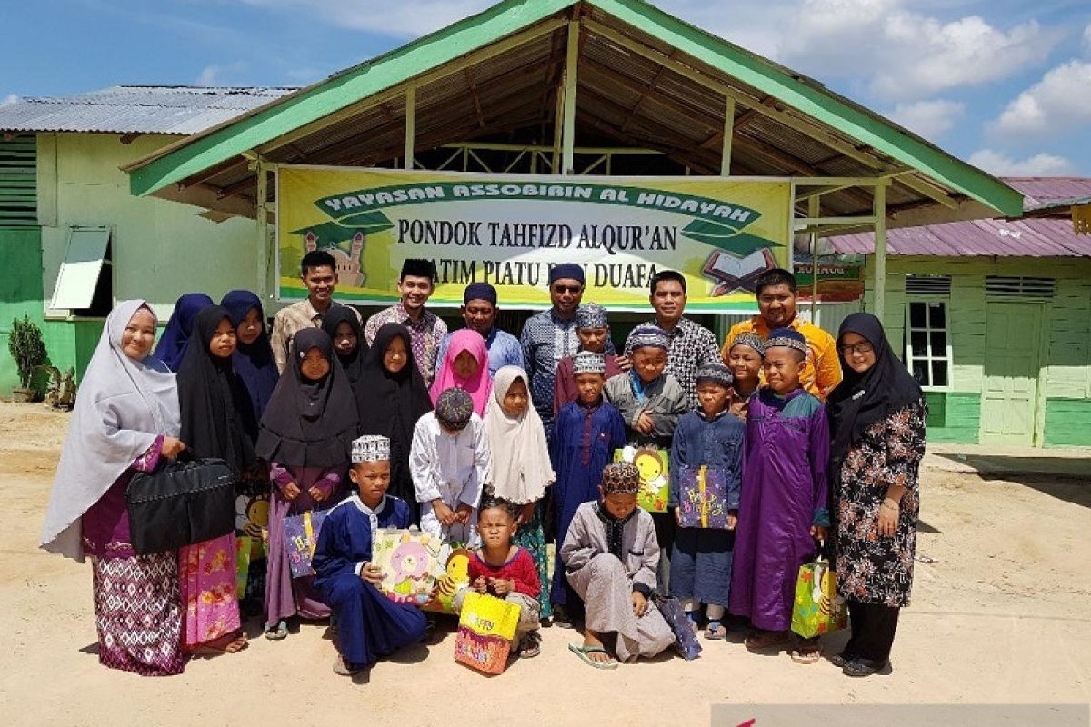 Berbagi Berkah Ramadan, Alumni UNRI RAPP Santuni Anak Yatim