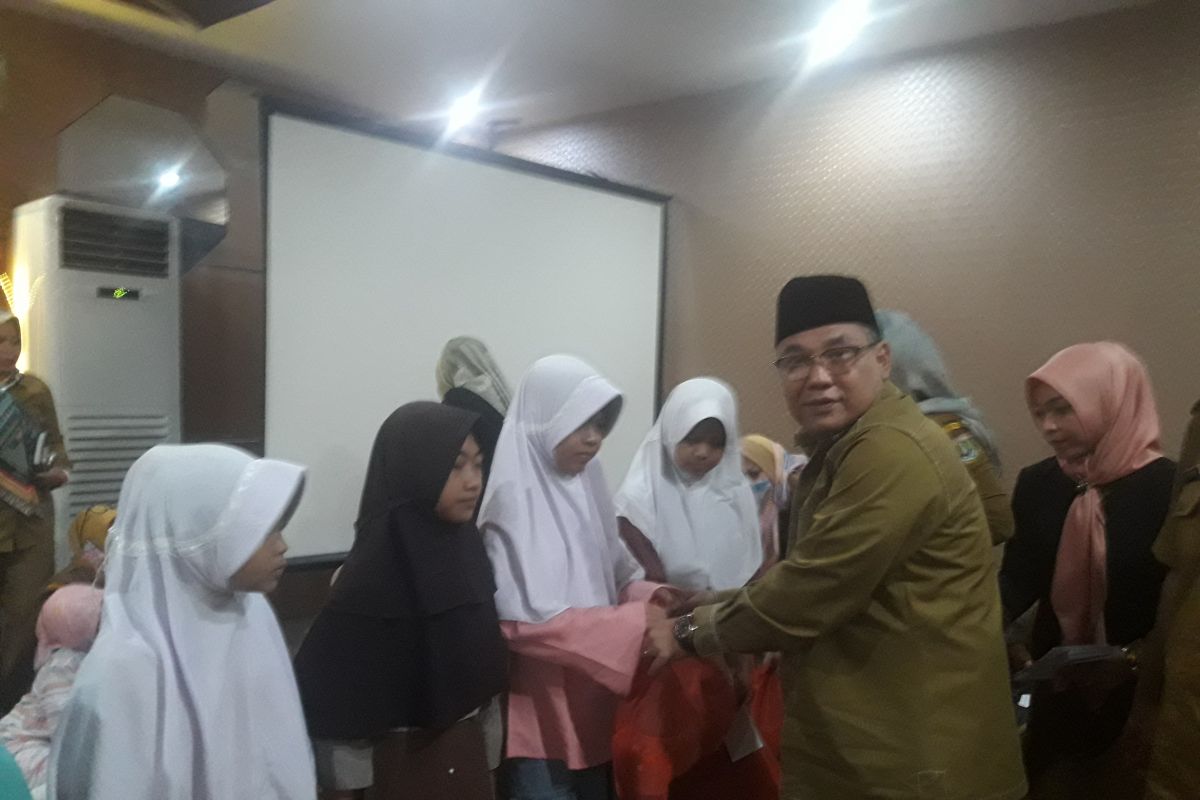 Bapenda Banten santuni ratusan anak yatim