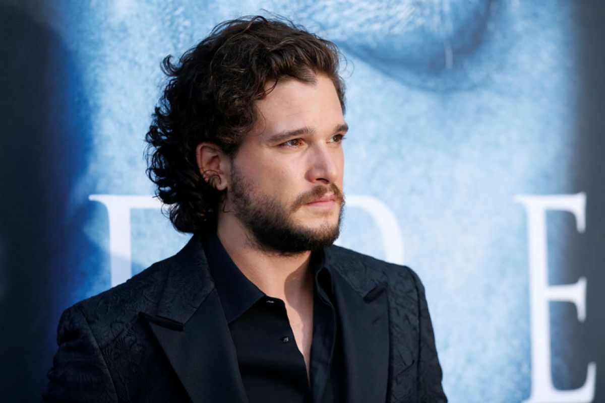 Kit Harington dan penggemarnya galang dana untuk dukung kampanye amal