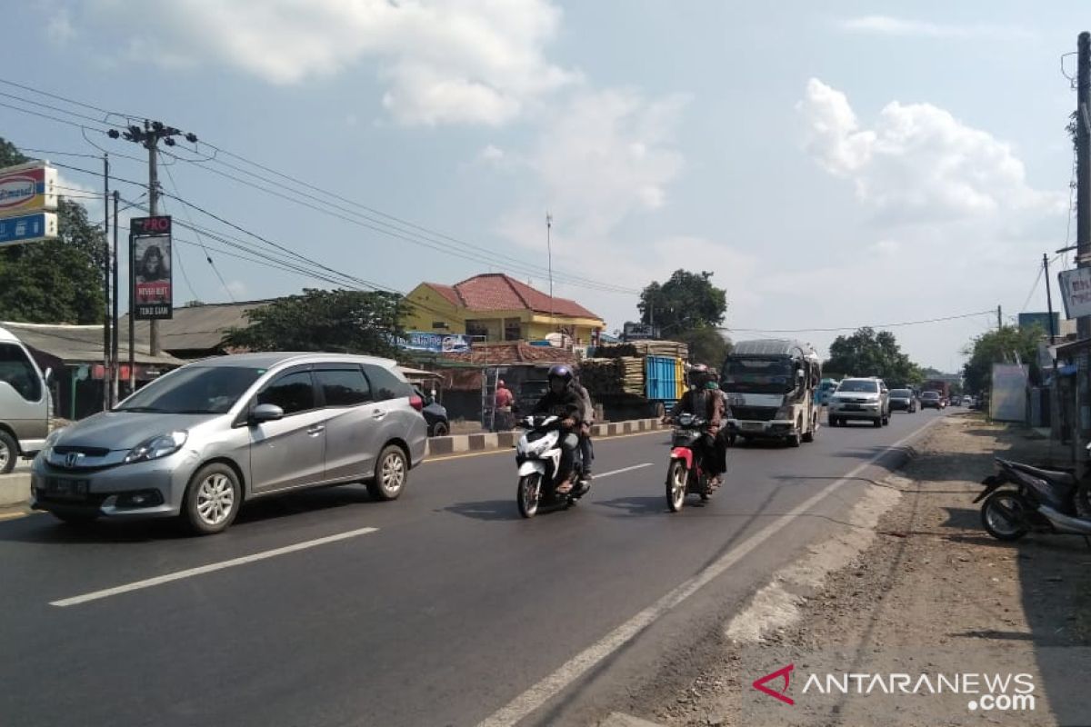 Pedagang musiman mulai jajakan dagangannya di Jalur Pantura