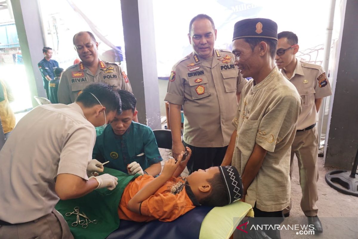 Polda Kalsel khitan764 anak selama Ramadhan