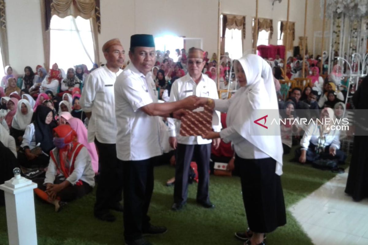Pemkab Gorontalo Utara akan beri penghargaan ke guru honorer