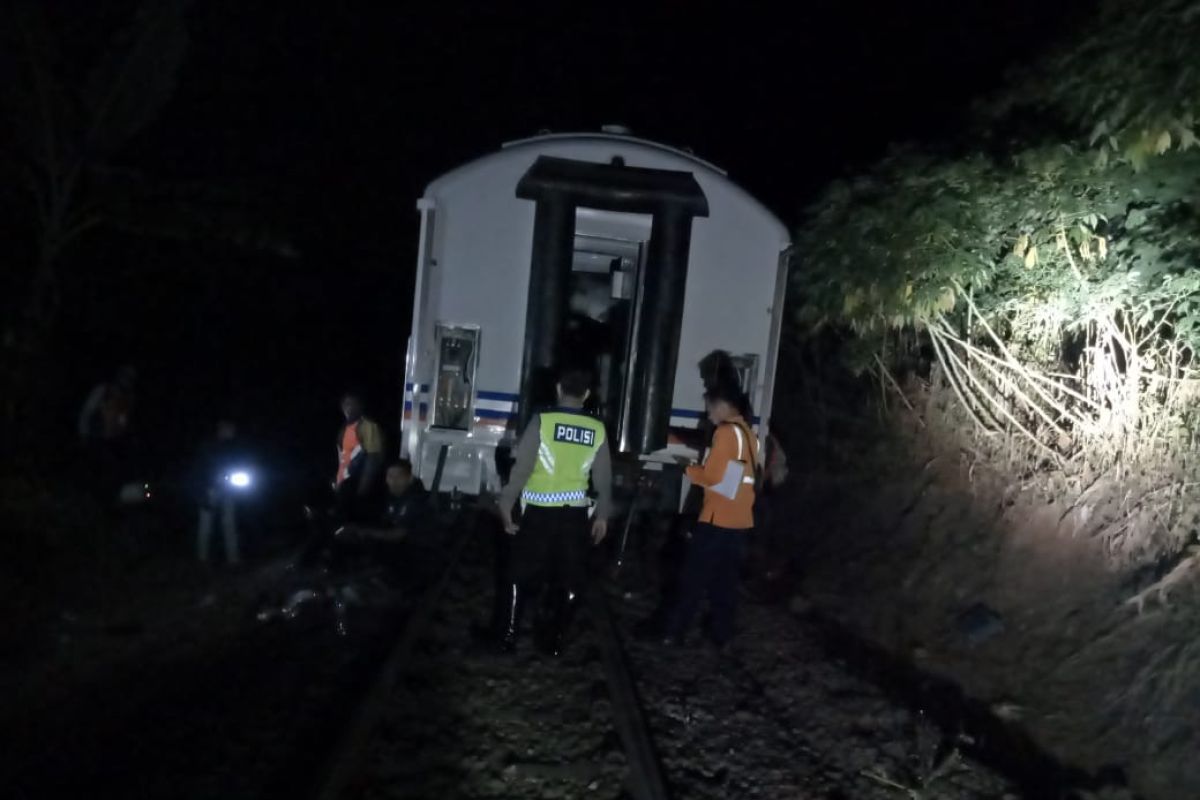 Kereta Lodaya dari Solo menuju Bandung anjlok