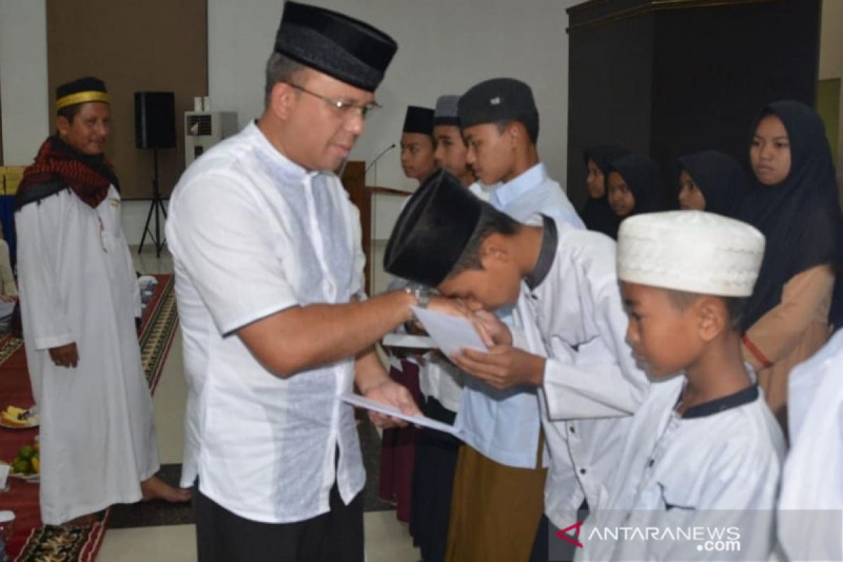 Danlanud Supadio buka puasa bersama anak yatim