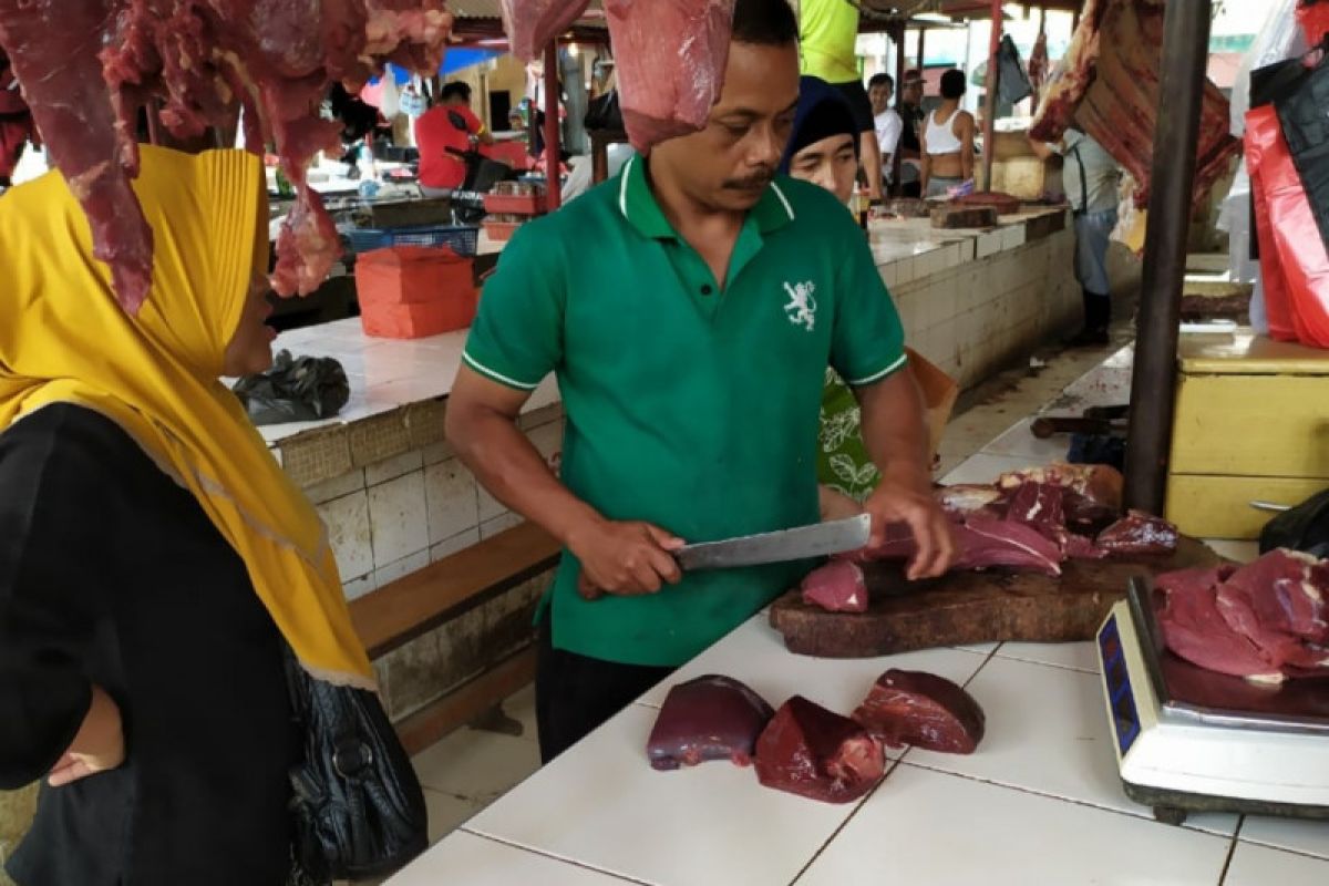 Jelang lebaran stok daging sapi masih aman