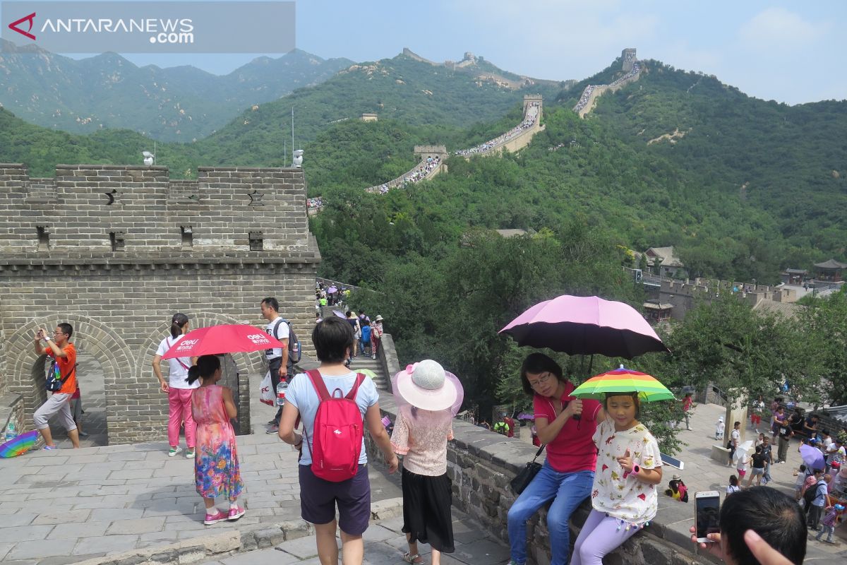 Wisatawan berkunjung ke Tembok China dibatasi