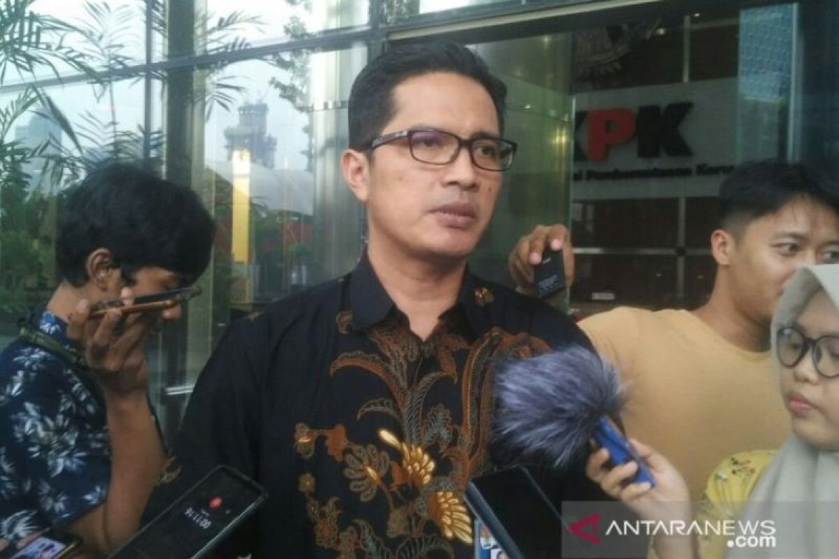 KPK tahan tiga tersangka kasus suap imigrasi Mataram